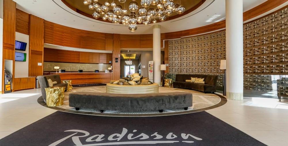 Radisson Hotel & Conference Centre Calgary Airport Esterno foto