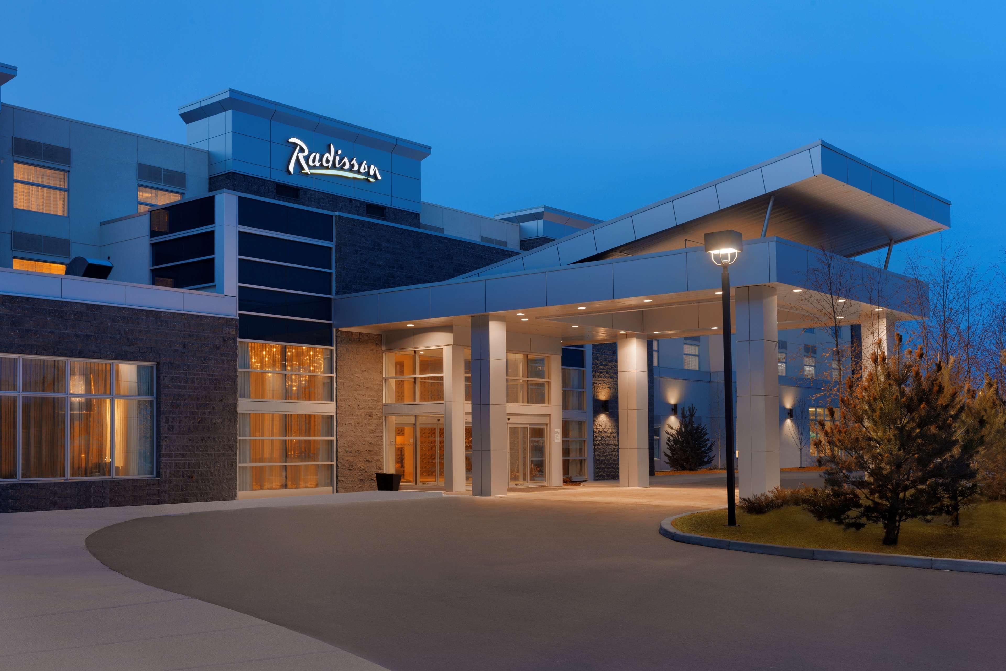 Radisson Hotel & Conference Centre Calgary Airport Esterno foto