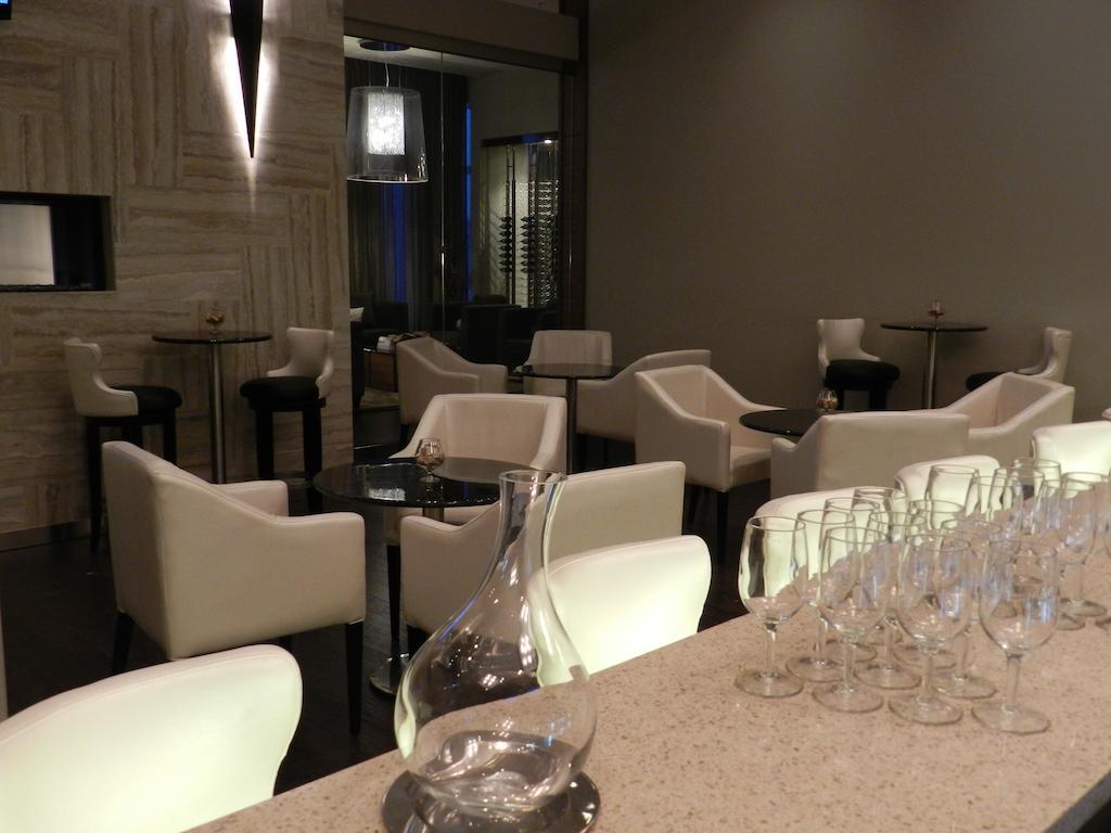 Radisson Hotel & Conference Centre Calgary Airport Esterno foto