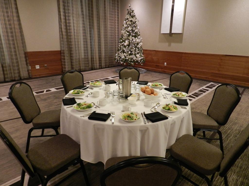 Radisson Hotel & Conference Centre Calgary Airport Esterno foto